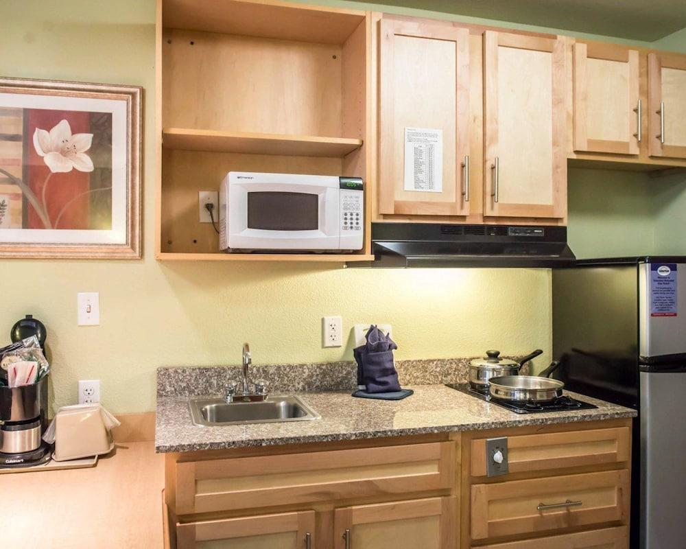 Suburban Studios Near Panama City Beach Exterior photo