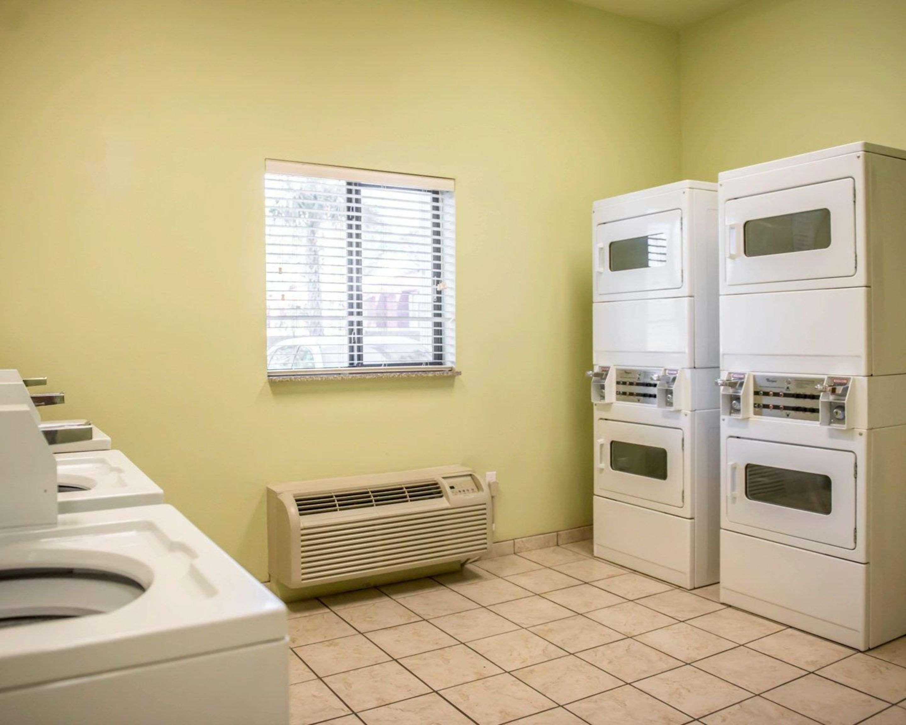 Suburban Studios Near Panama City Beach Exterior photo